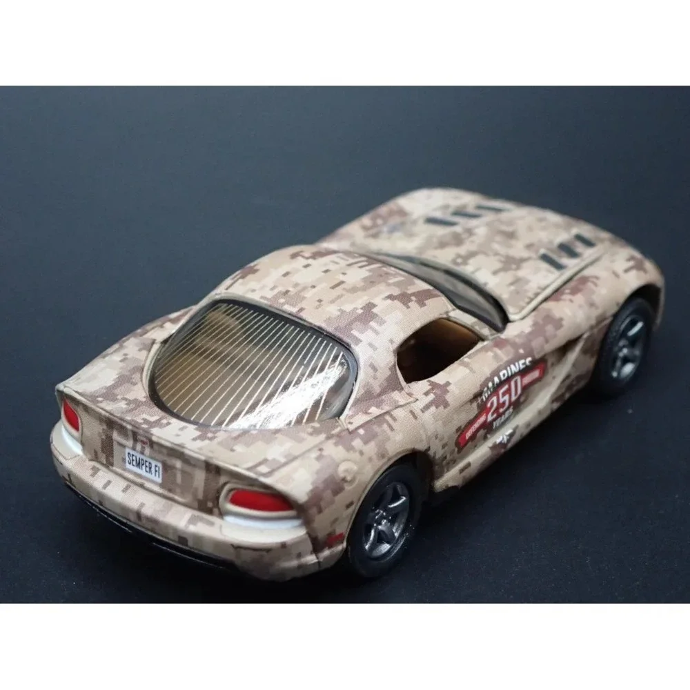 Johnny Lightning Marine‎ Corp 250 years 2008 Dodge Viper SRT Version A Semper Fi